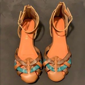 Rampage tan and teal sandals size 6M